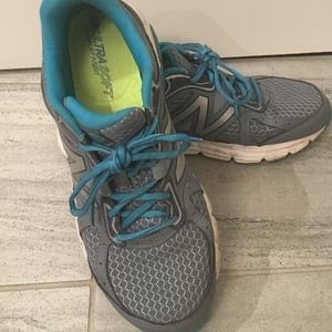 Women's New Balance shoes